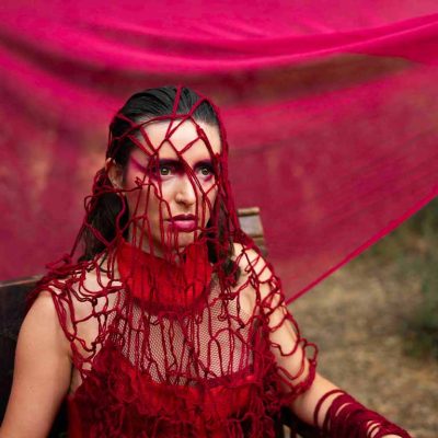 Alicia Nurho presentando Lumen Novum con estética mística y electrónica experimental