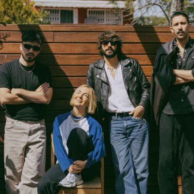 Éxtasis y Paula Mattheus en la canción Amor por tres