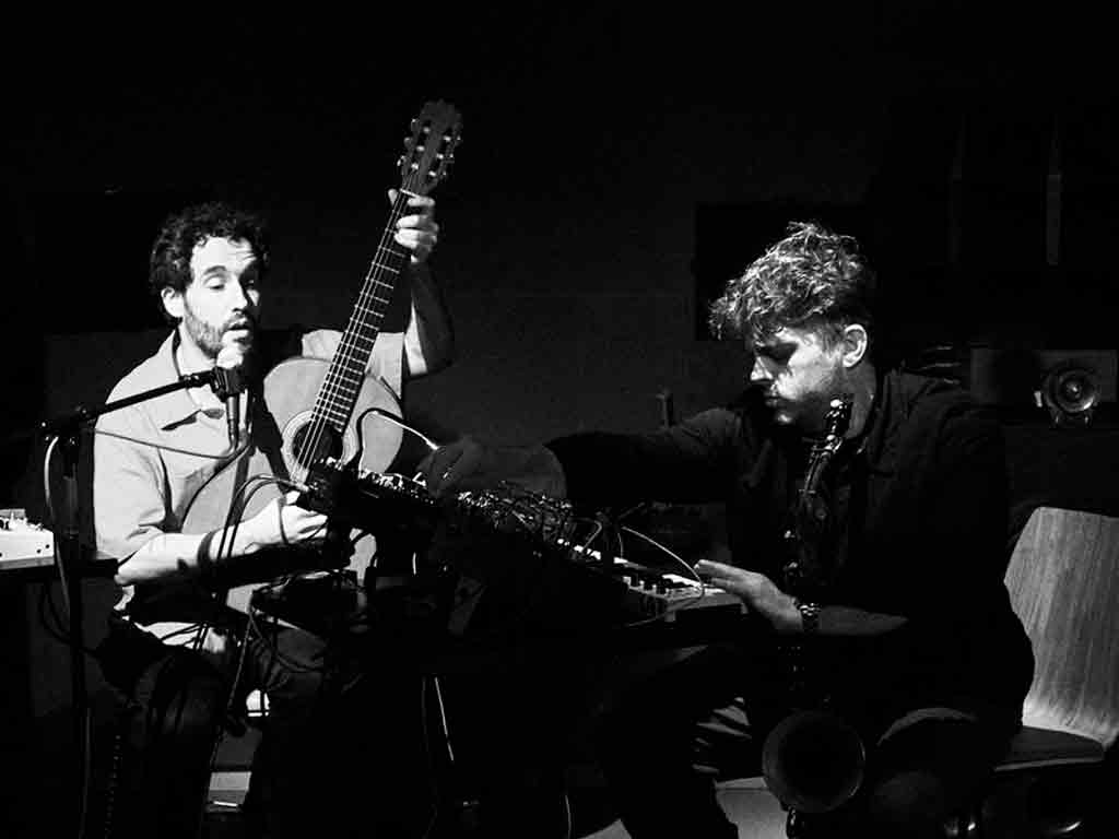 Adriano Galante y Warren Walker presentan Qué dijiste y no dijiste, una canción alternativa sobre el duelo con ecos de jazz, electrónica y neofolk