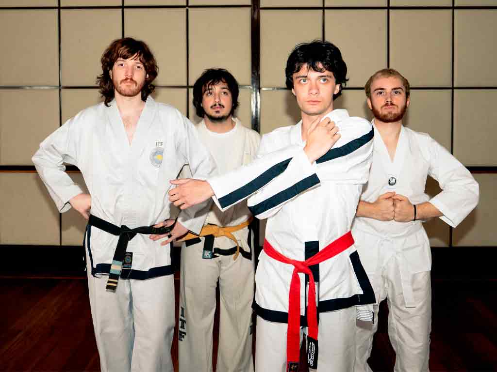 Pizza presentando Nueva Marea con estética de rock alternativo argentino