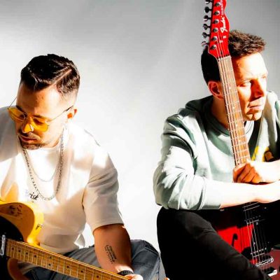 Rubén y Hank, de Casi Perfectos, en el videoclip de Dopamina